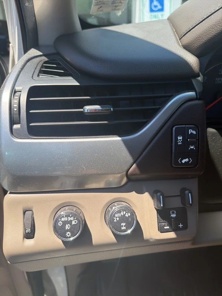 Used 2019 White Chevrolet LT image 11