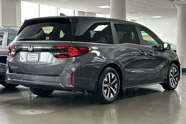 New 2026 Modern Steel Metallic Honda EX-L image 4