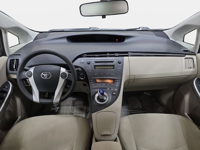 Used 2010 White Toyota II image 10
