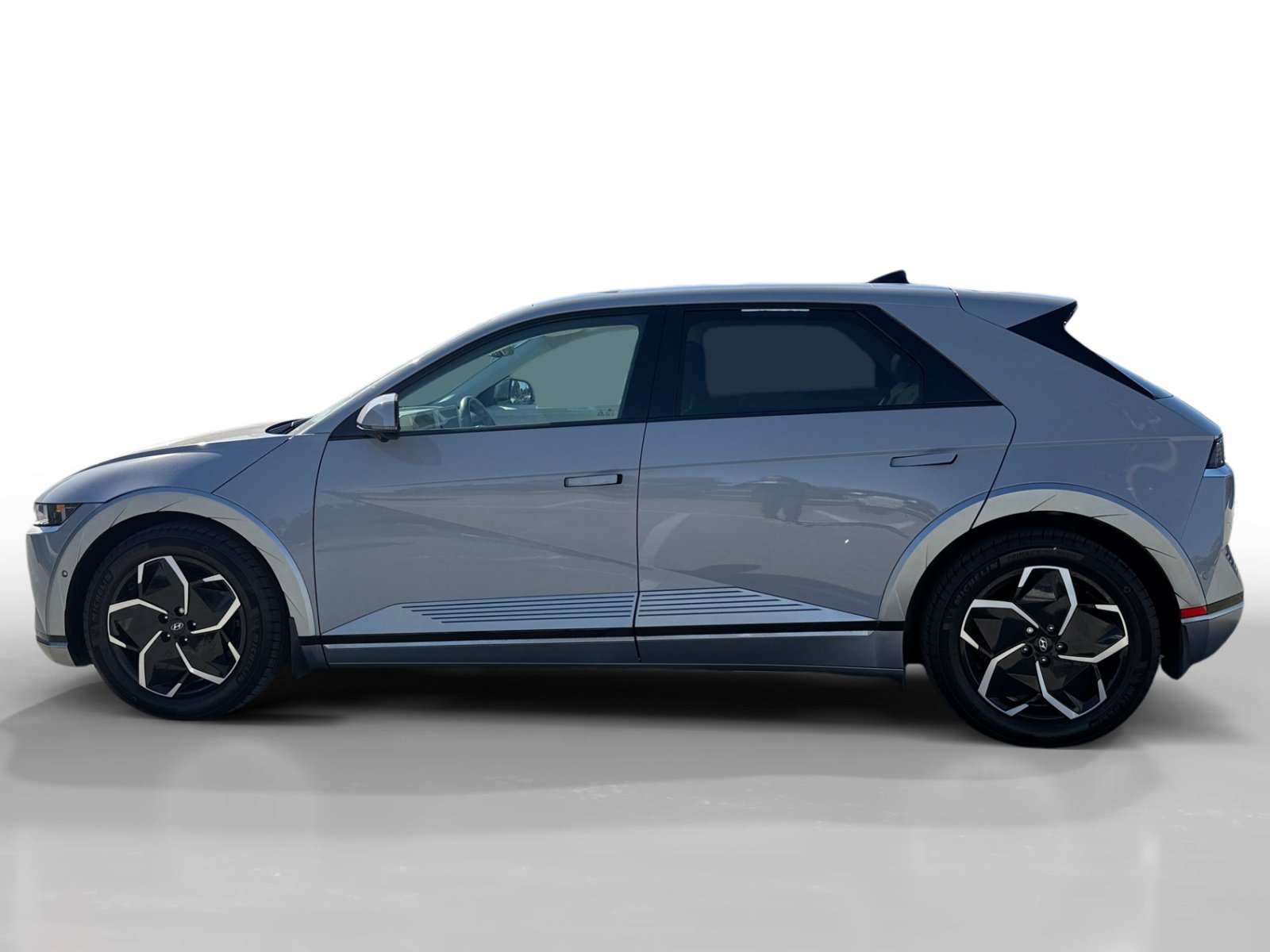 Certified Used 2024 Cyber Gray Hyundai Limited image 2