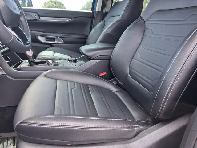 Used 2025 Blue Ford Lariat image 3
