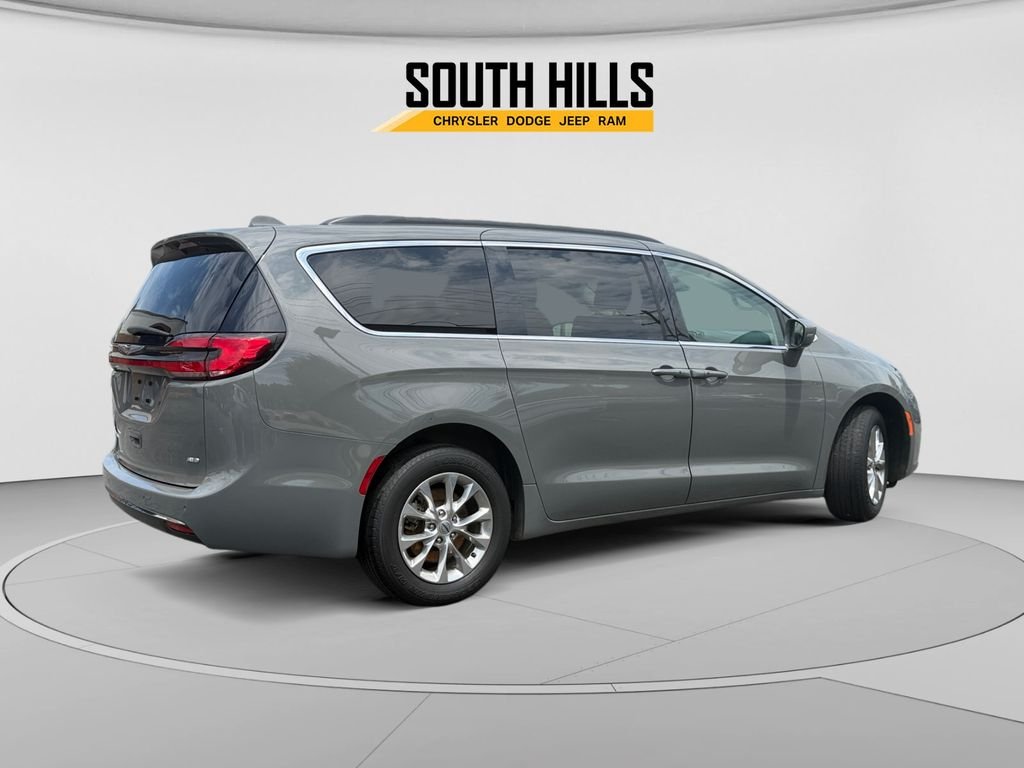 Used 2022 White Chrysler Touring L image 5