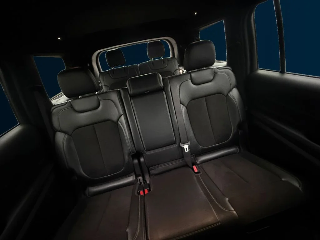Used 2024 Gray Jeep Altitude image 18