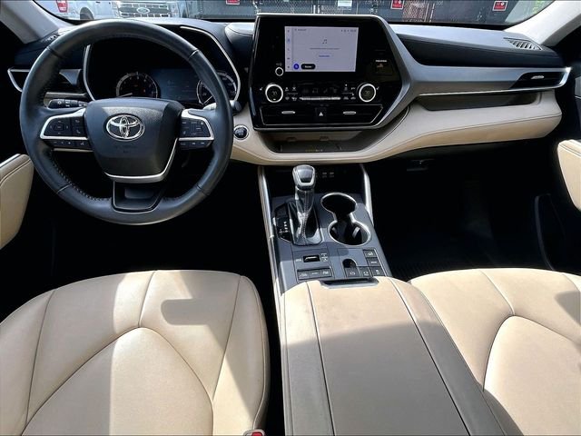 Used 2023 Beige Toyota XLE image 16