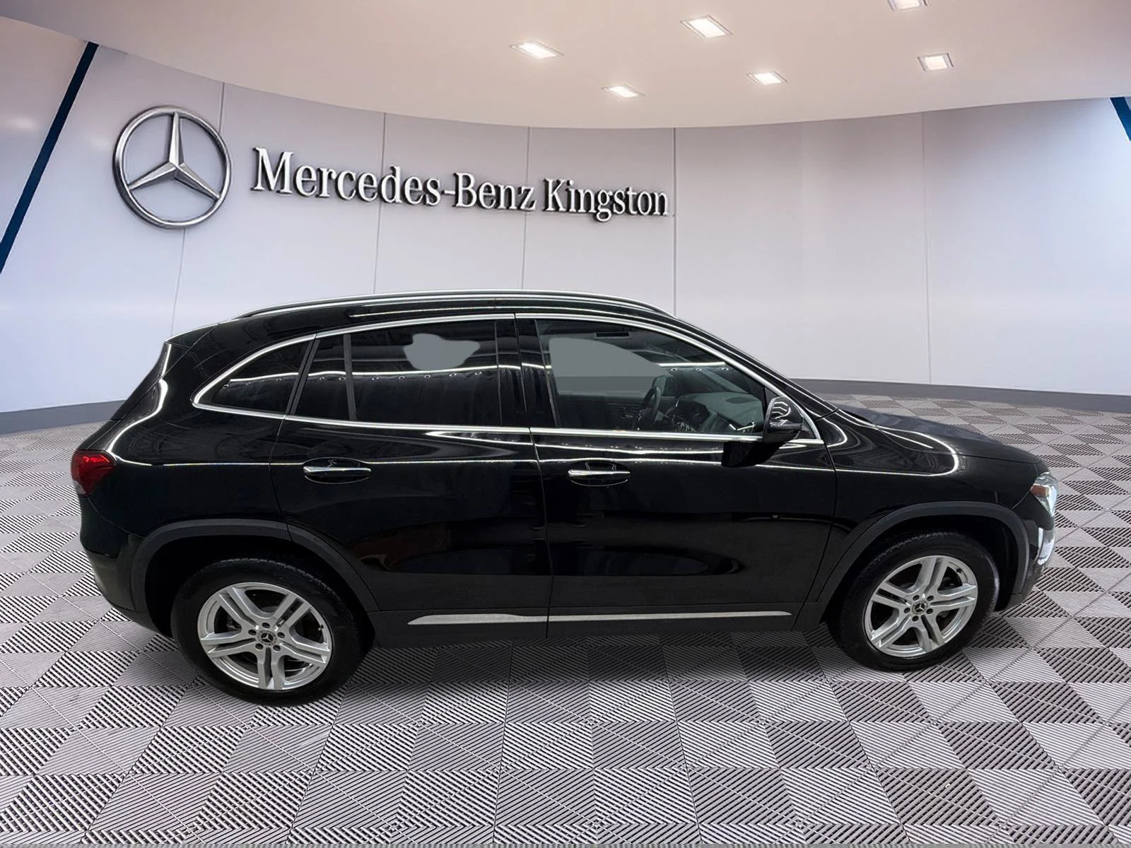 Used 2023 Black Mercedes-Benz GLA 250 image 4