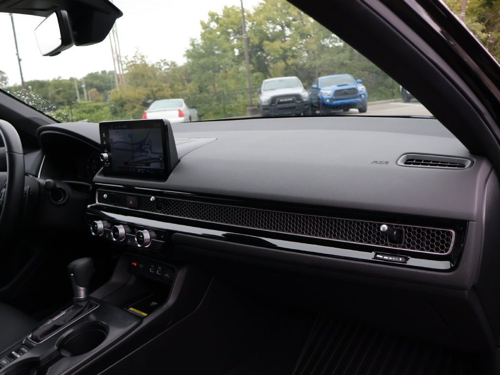 Used 2024  Honda Sport Touring image 9