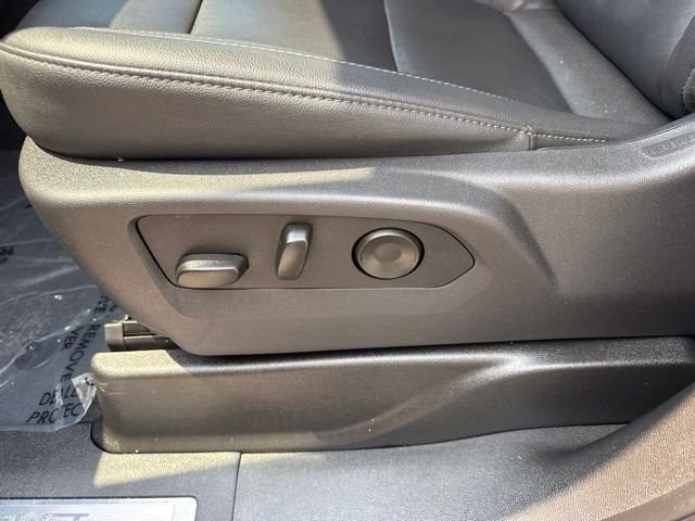 Used 2025 Gray Chevrolet LT image 34