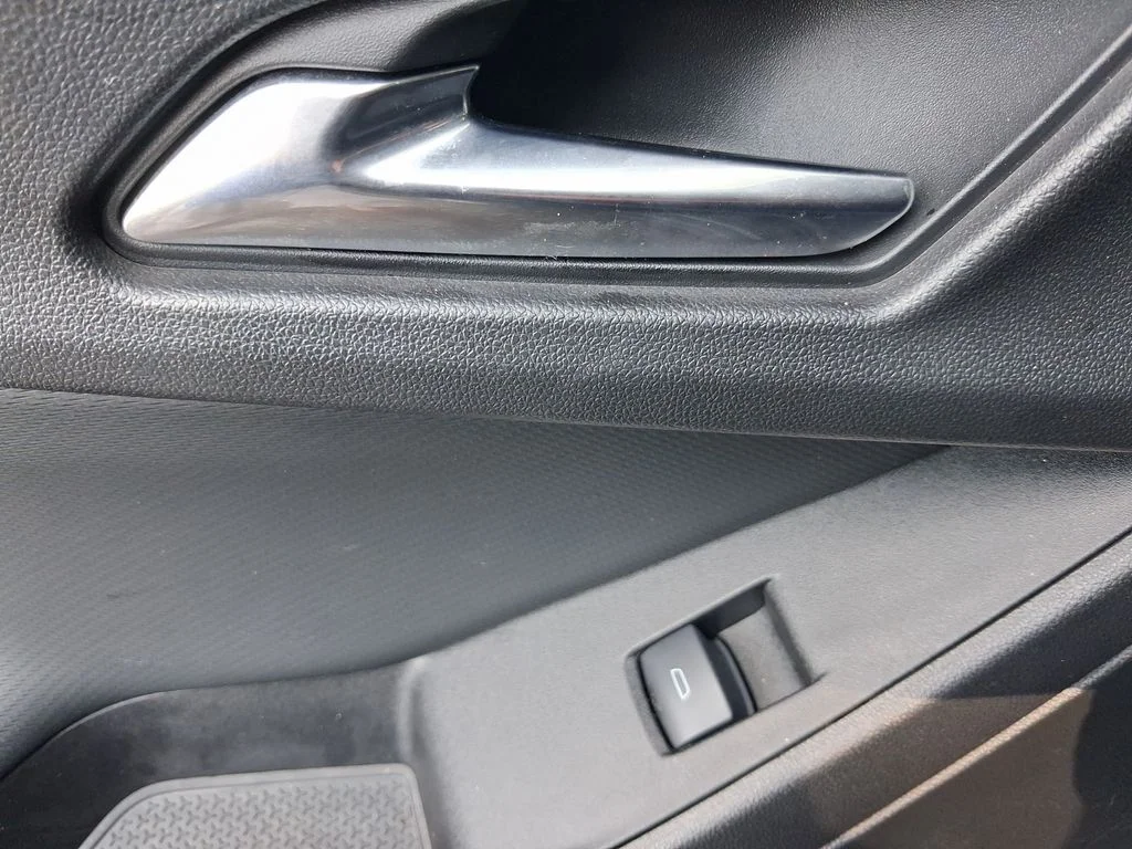 Used 2025 Mosaic Black Metallic Chevrolet LT image 25