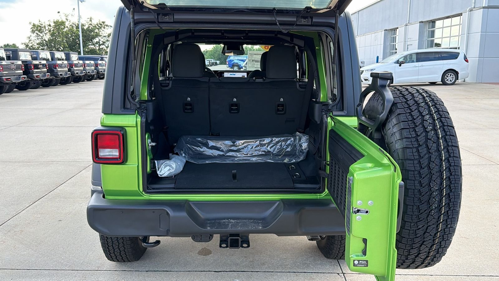 New 2026 Mojito Clearcoat Jeep Sport S image 10