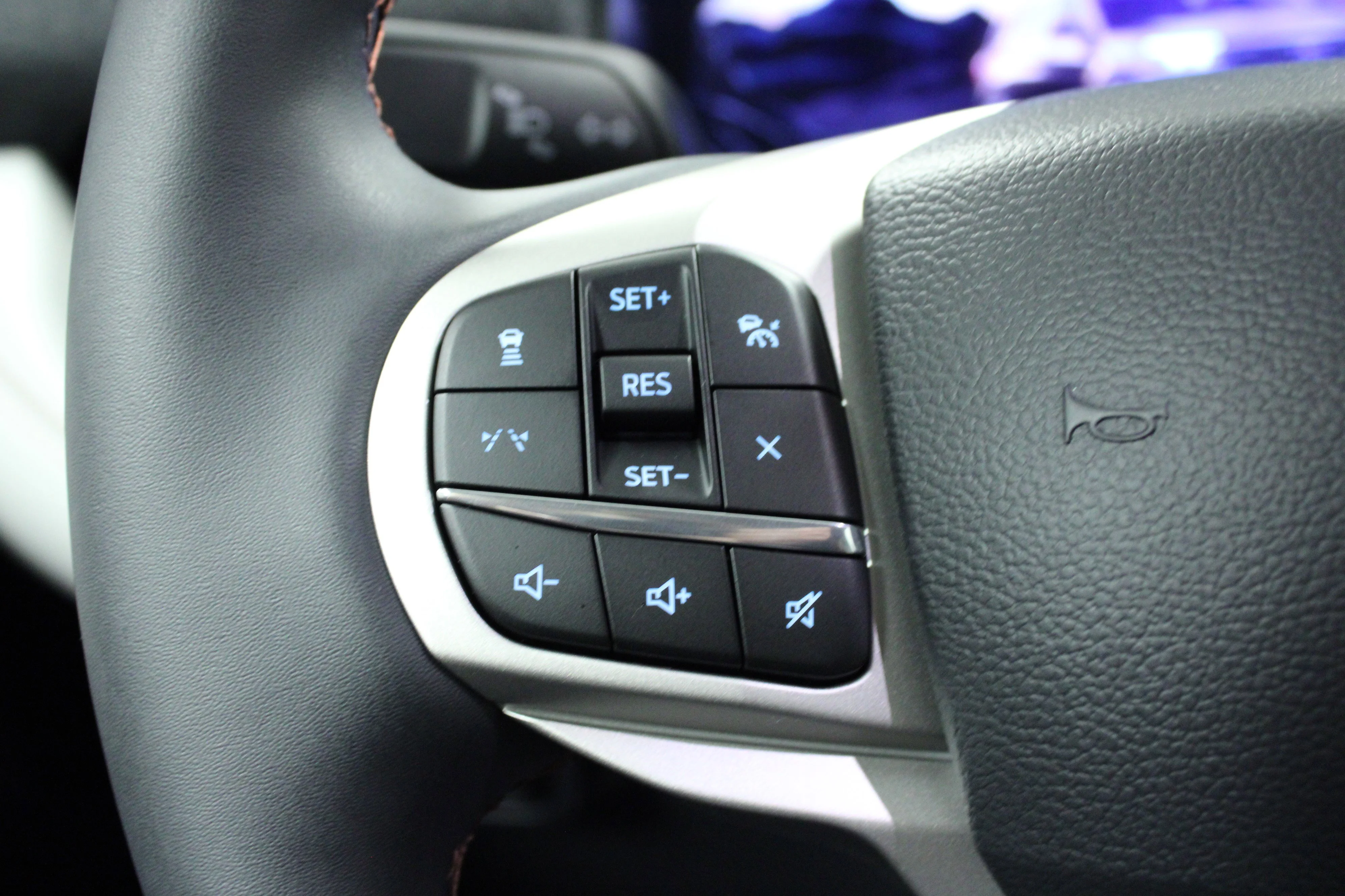 New 2026 Space White Metallic Ford Active image 21