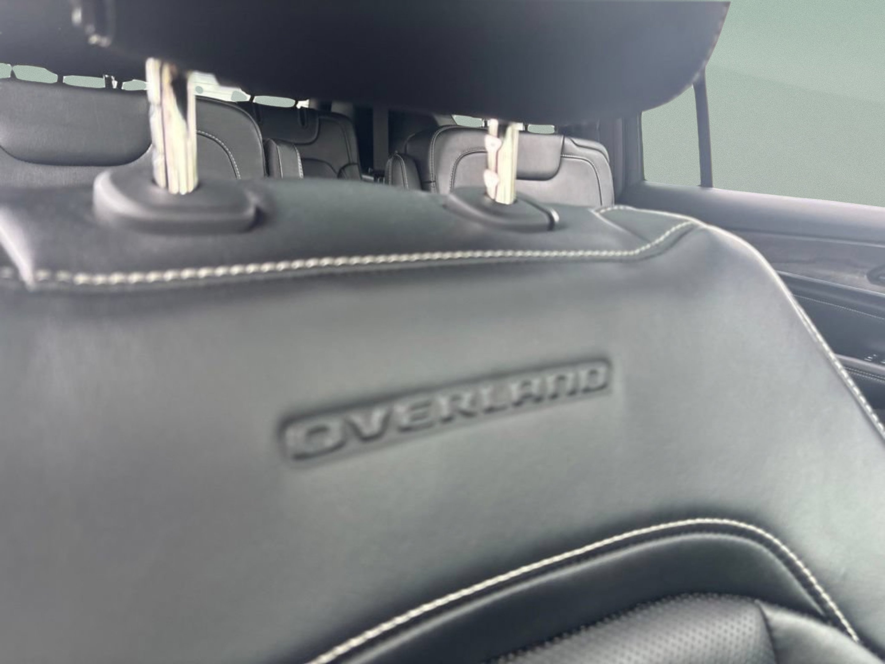 Used 2023 Baltic Gray Metallic Clearcoat Jeep Overland image 33