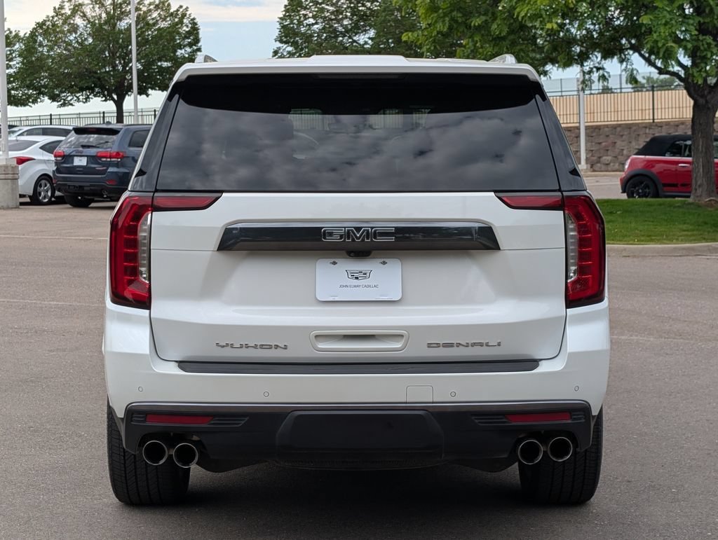 Used 2024 White Frost Tricoat GMC Denali Ultimate image 5