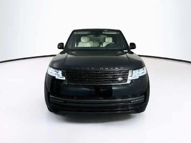 New 2027 Black Land Rover SE image 2