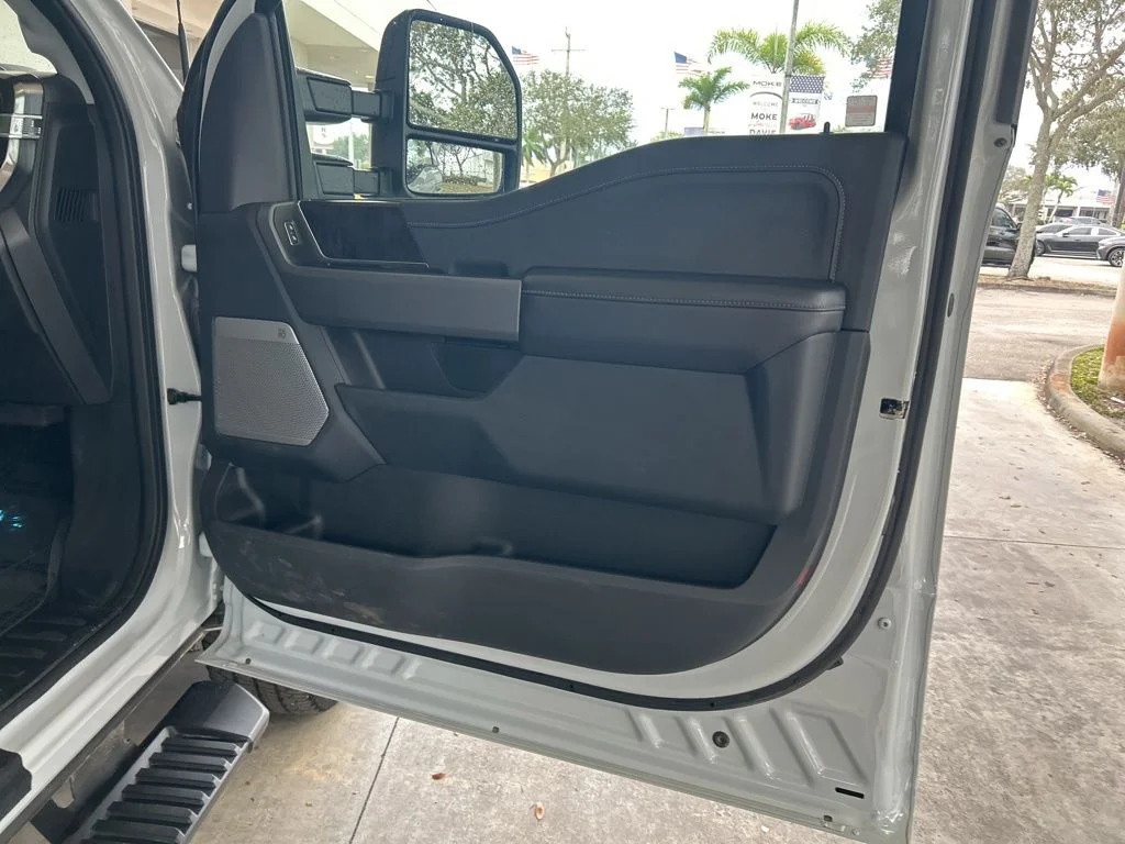 Used 2025 Gray Ford Lariat image 27