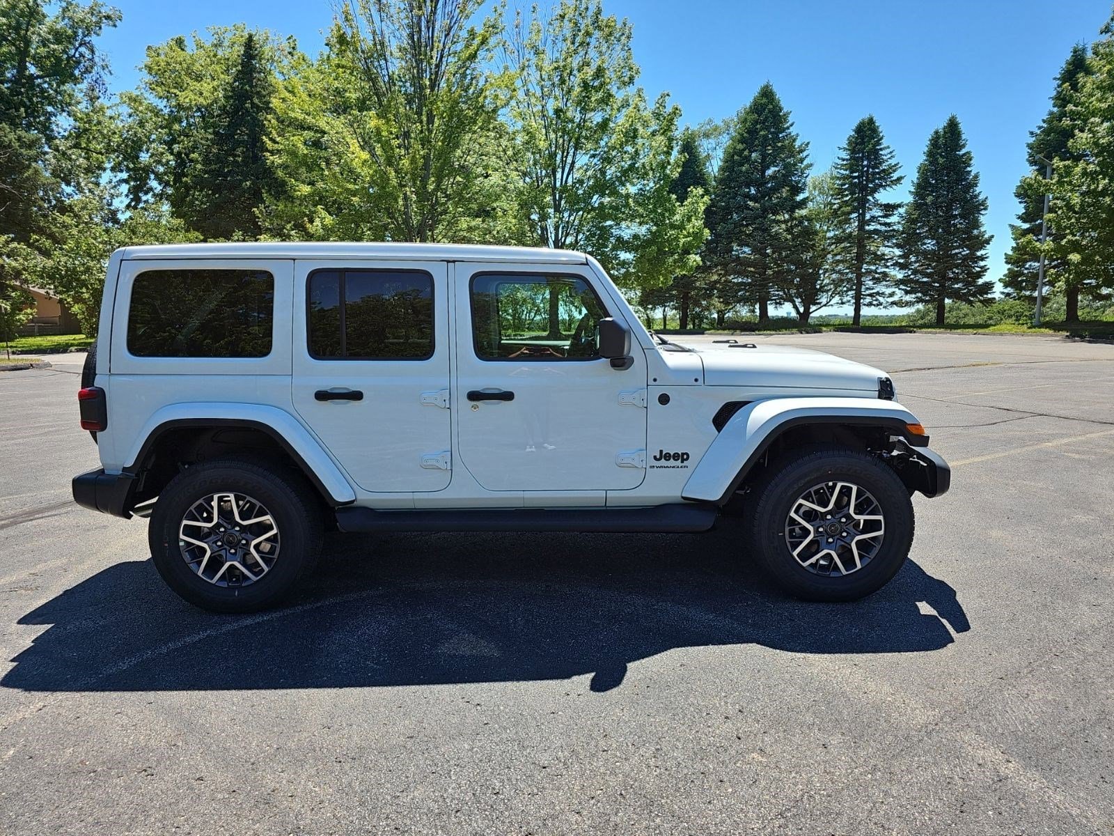 New 2026 Bright White Clearcoat Jeep Sahara image 6