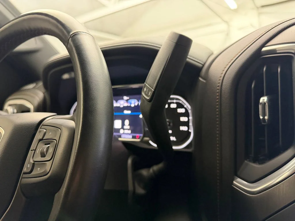 Used 2023 Summit White GMC AT4 image 31