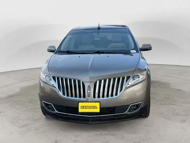 Used 2012 Gray Lincoln Base image 2