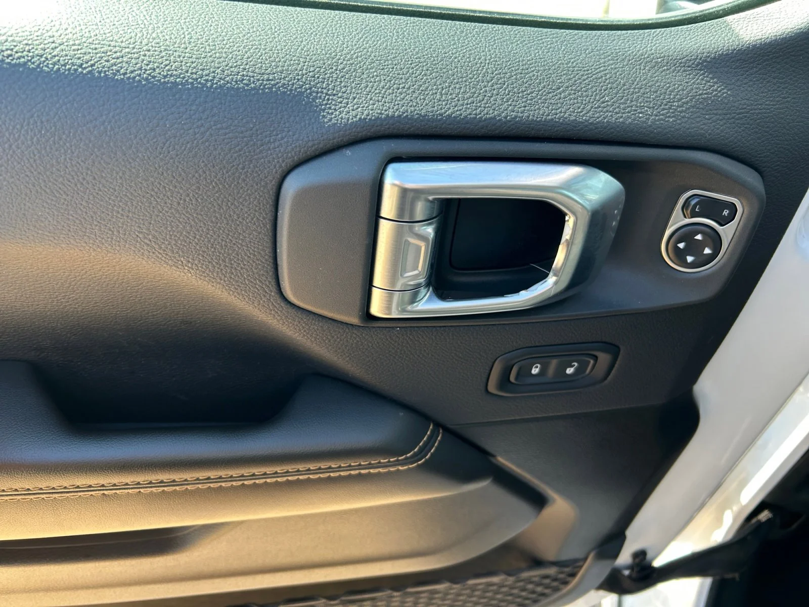 Used 2024 Bright White Jeep SAHARA image 17