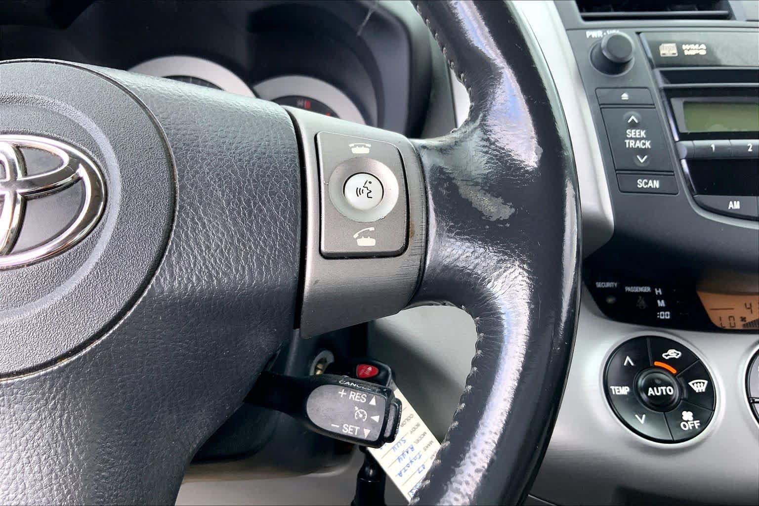 Used 2007 Classic Silver Metallic Toyota Limited image 23