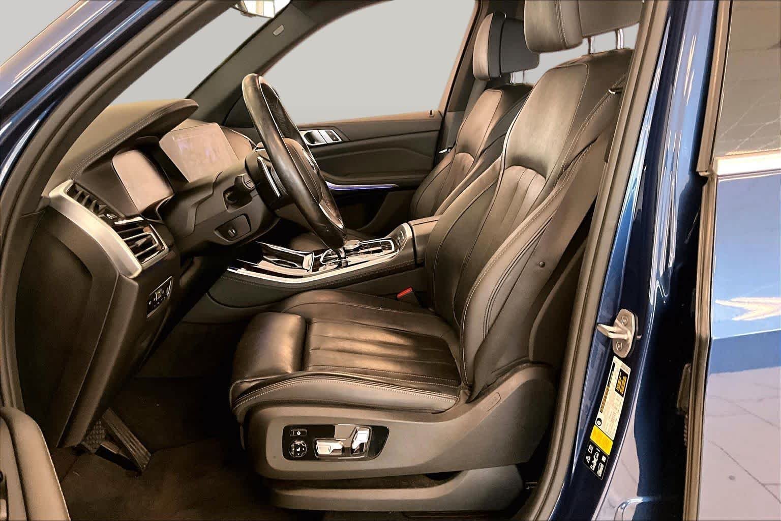 Used 2019 Phytonic Blue Metallic BMW xDrive40i image 7