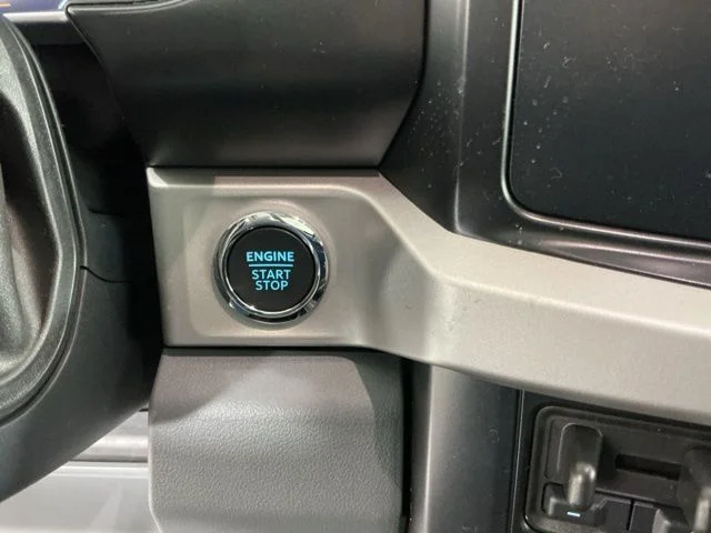 New 2026 Oxford White Ford XLT image 27