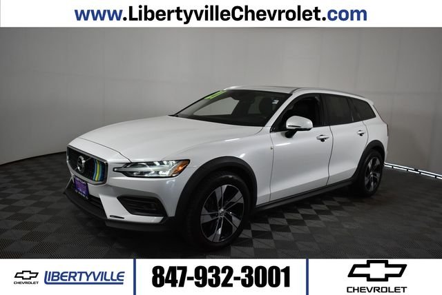 Used 2021 White Volvo T5 image 1
