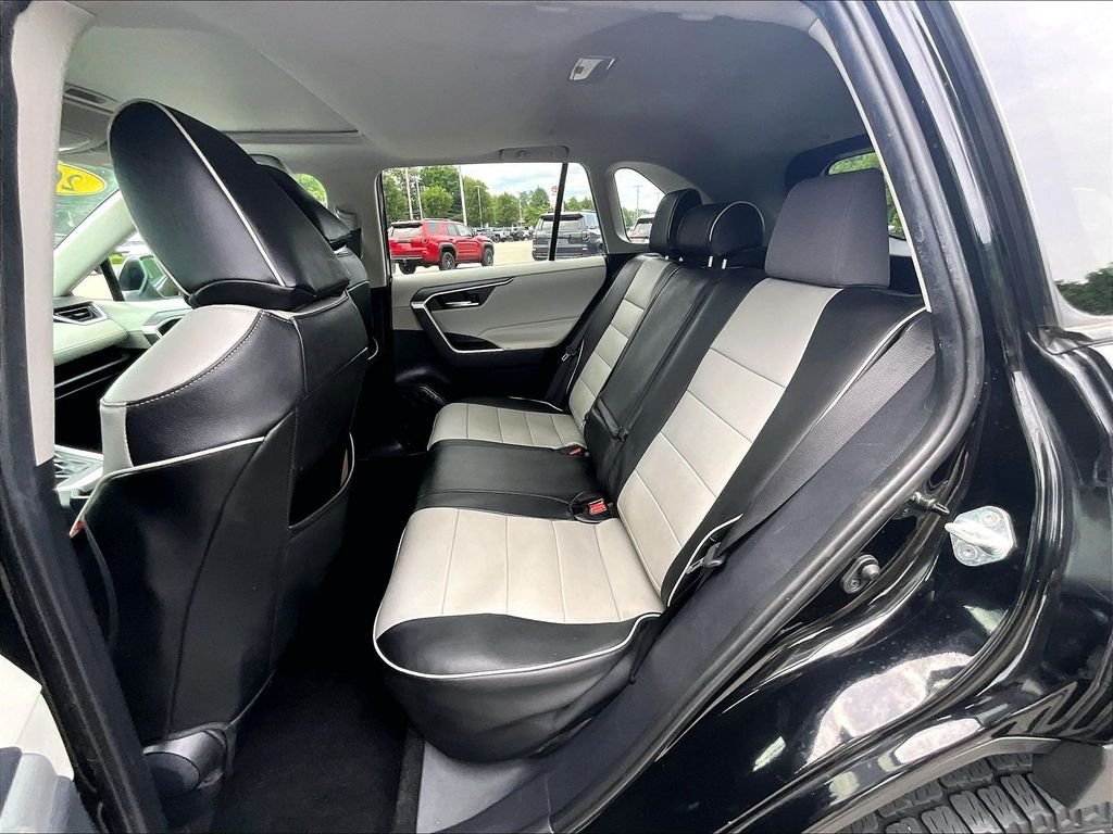 Used 2019 Black Toyota XLE image 13