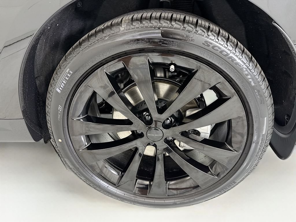 New 2026 Santorini Black LAND ROVER SE image 31