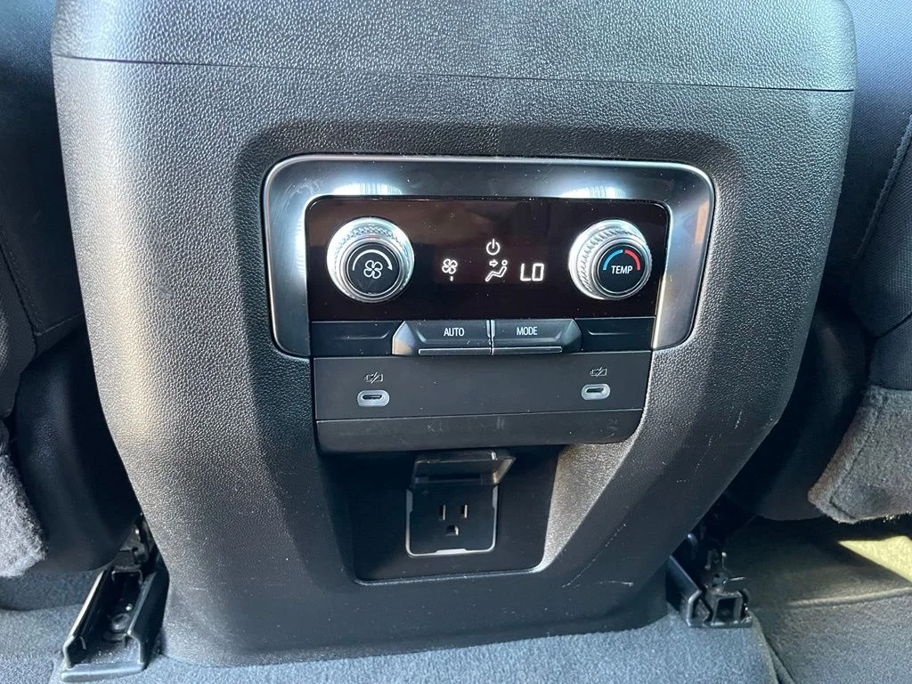 Used 2024 White GMC SLE image 46