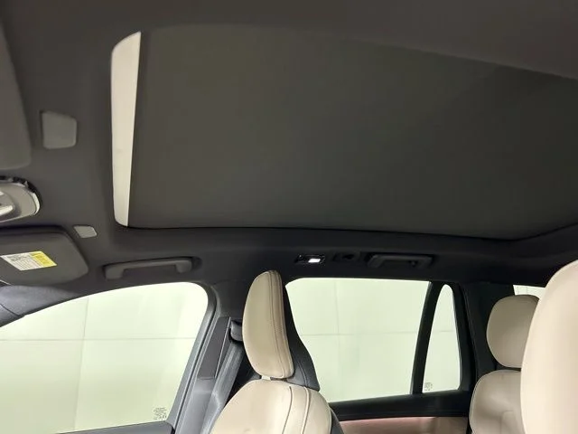 2025 Volvo XC90 Core - Photo 35
