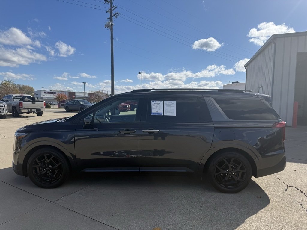 2025 Kia Carnival SX photo 4