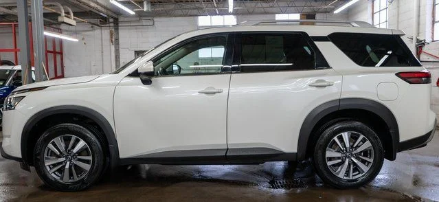 Used 2024 White Nissan SL image 9