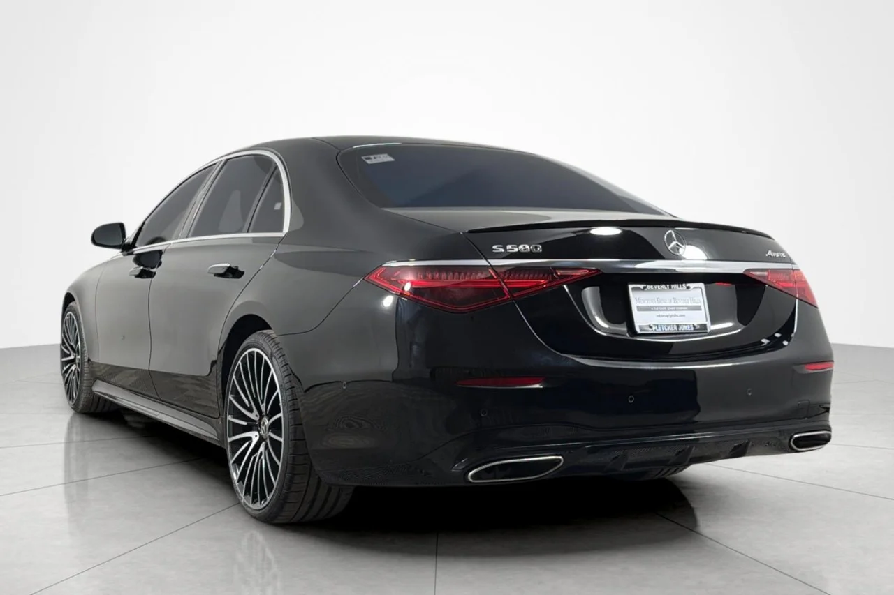 Used 2021 Black Mercedes-Benz S 580 image 3