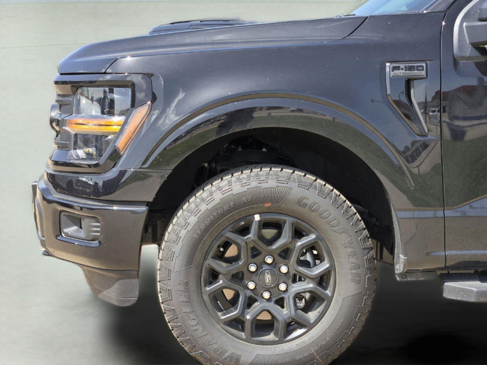 New 2026 Agate Black Metallic Ford XLT image 6