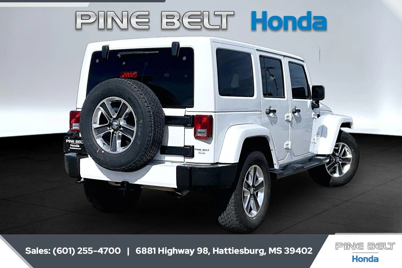 Used 2016 Bright White Clearcoat Jeep Sahara image 11