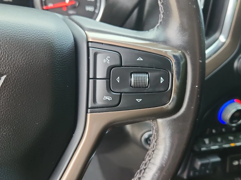 Used 2023 White Chevrolet High Country image 22