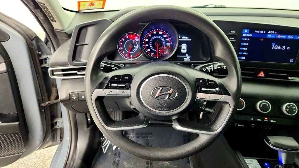 Used 2021 Electric Shadow Hyundai SE IVT SULEV *Ltd Avail* image 12