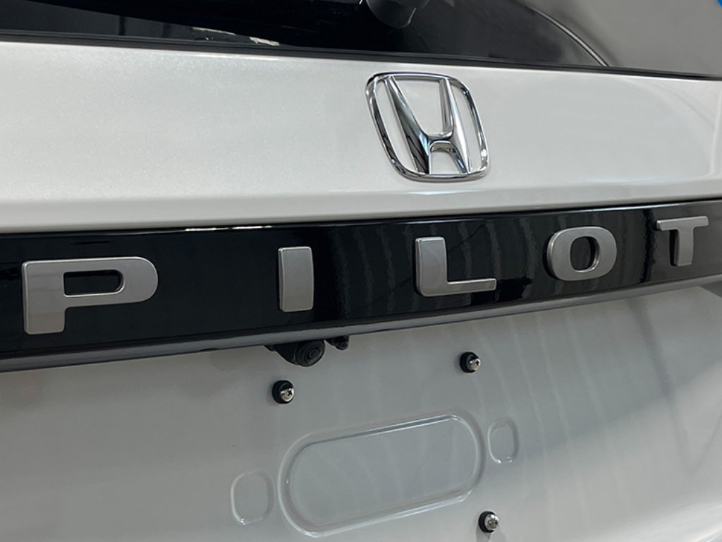 New 2026 Platinum White Pearl Honda Elite image 9