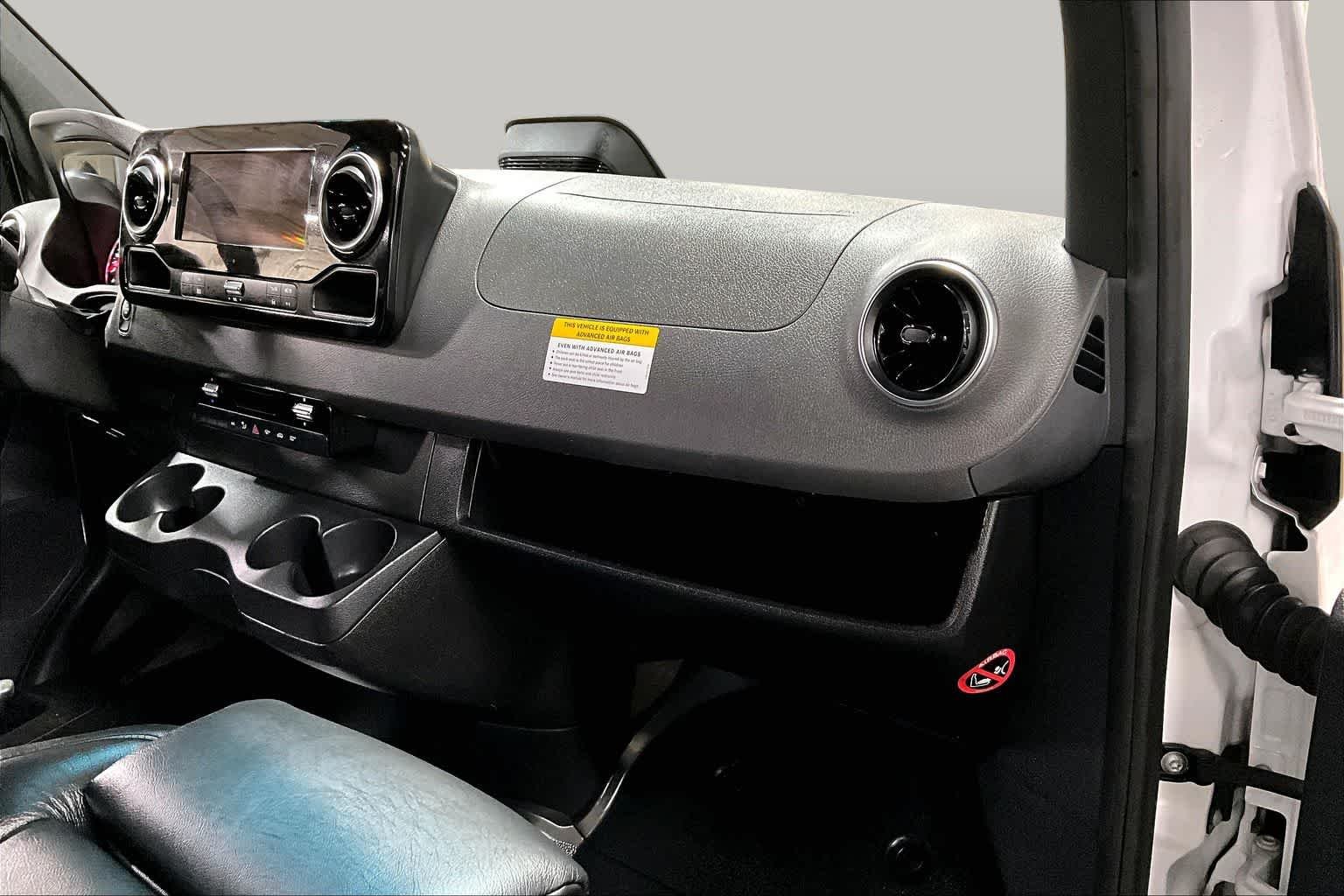 Used 2025 Arctic White Mercedes-Benz  image 19