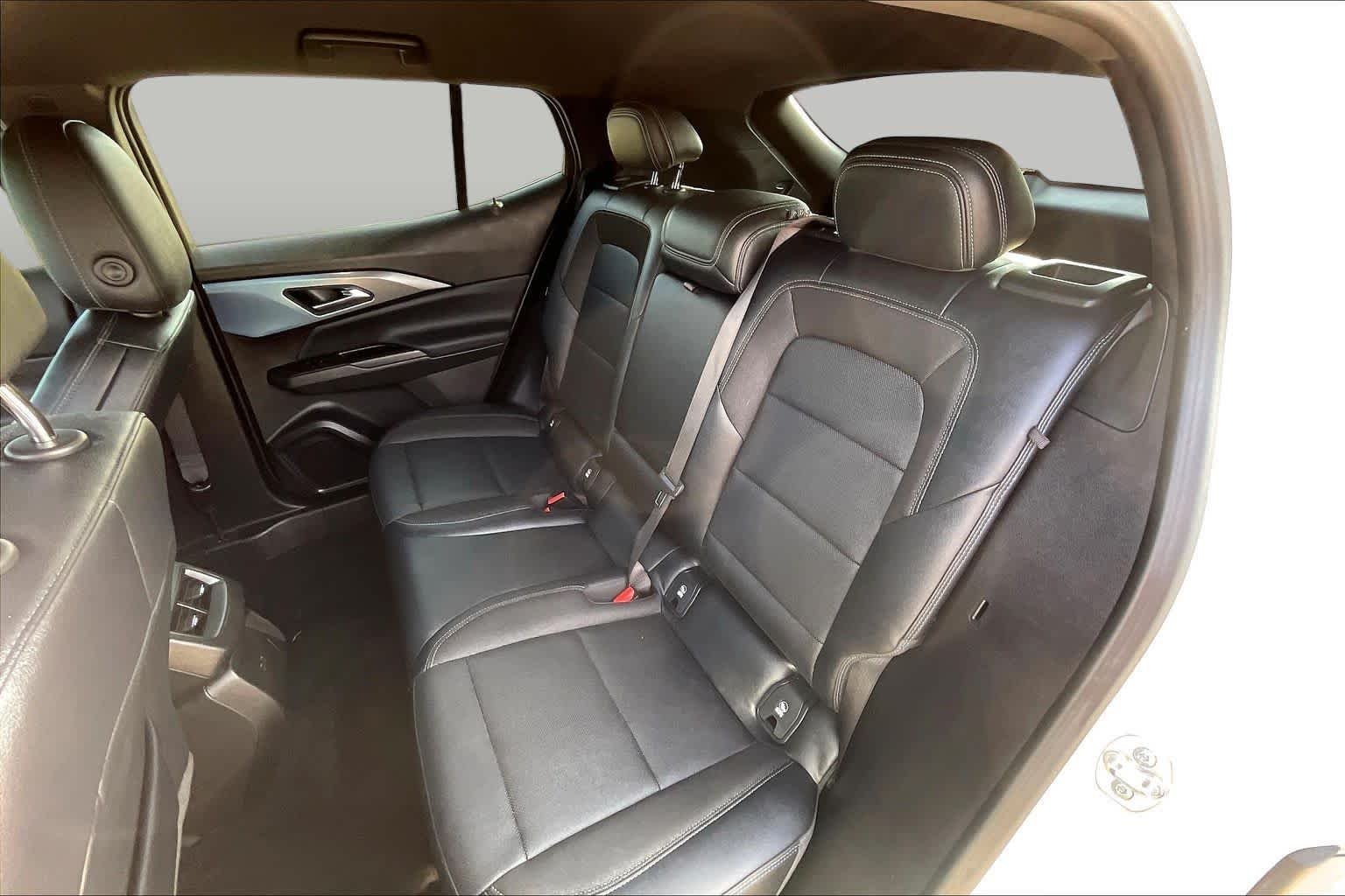 Used 2024 Iridescent Pearl Tricoat Chevrolet LT image 19