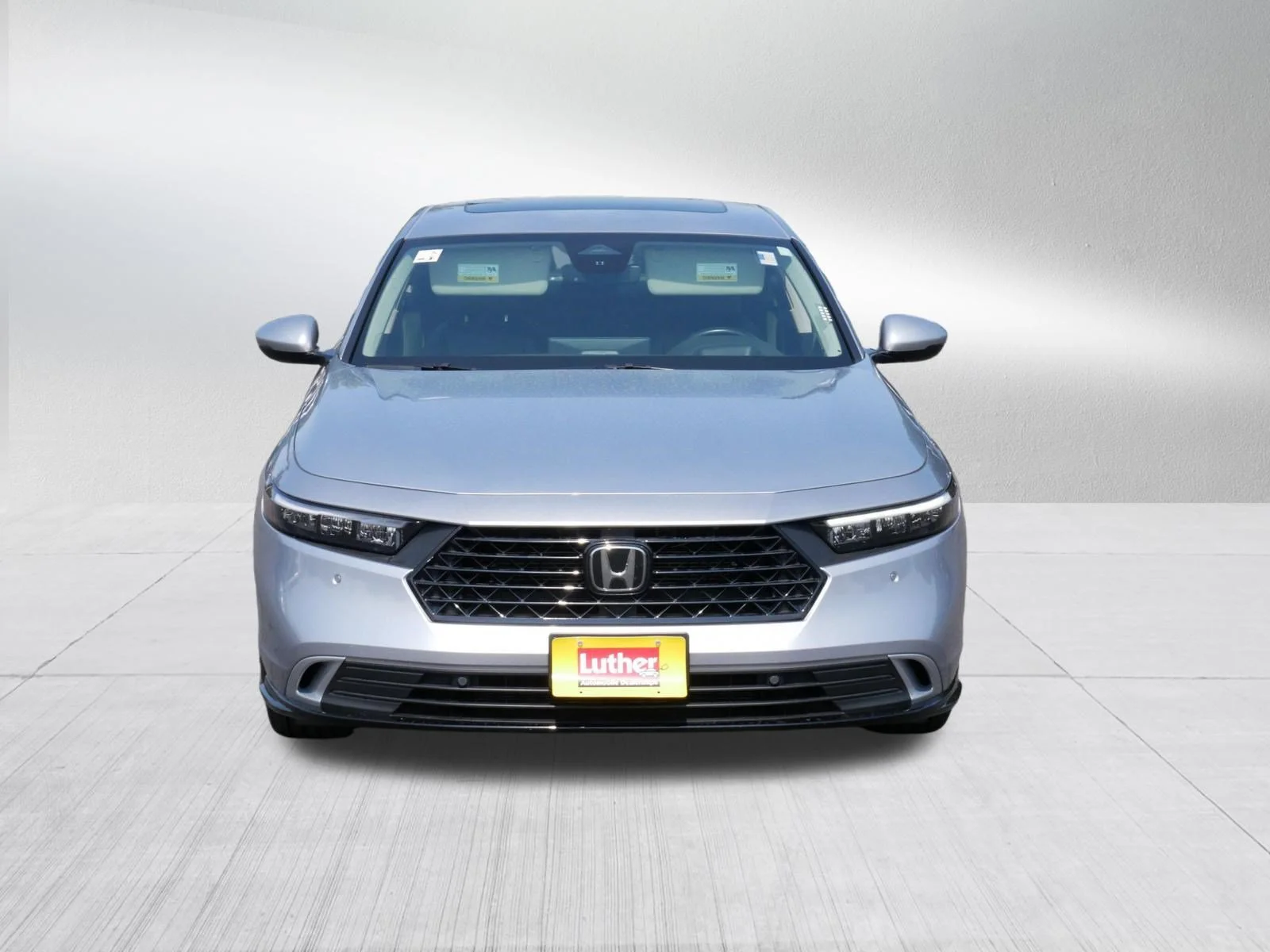 Used 2024 Solar Silver Metallic Honda Touring image 2