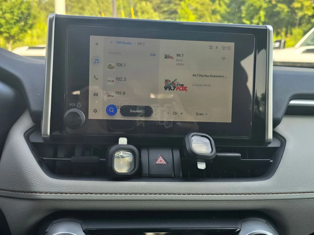 Used 2025  Toyota XLE image 26