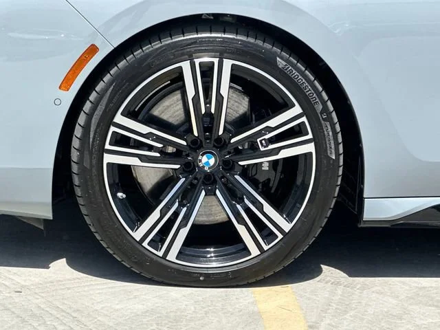 2025 BMW 7 Series 760i - Photo 26