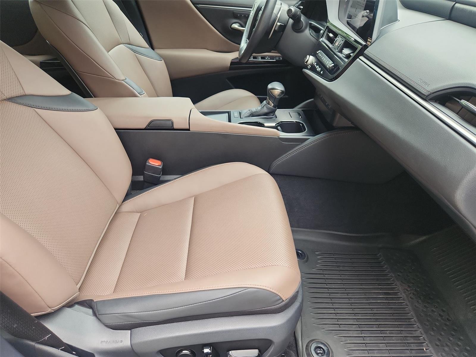 Used 2024 White Lexus ES 350 image 27