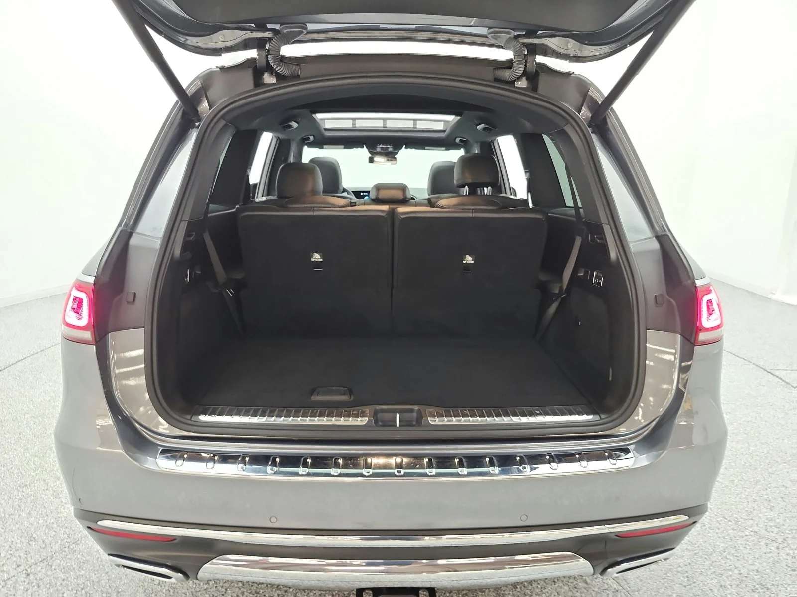 Used 2021 Selenite Grey Metallic Mercedes-Benz GLS 450 4MATIC® SUV image 18