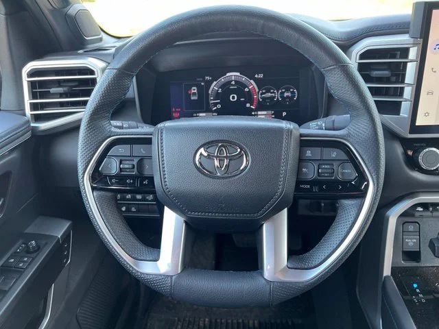 Used 2025  Toyota Platinum image 13