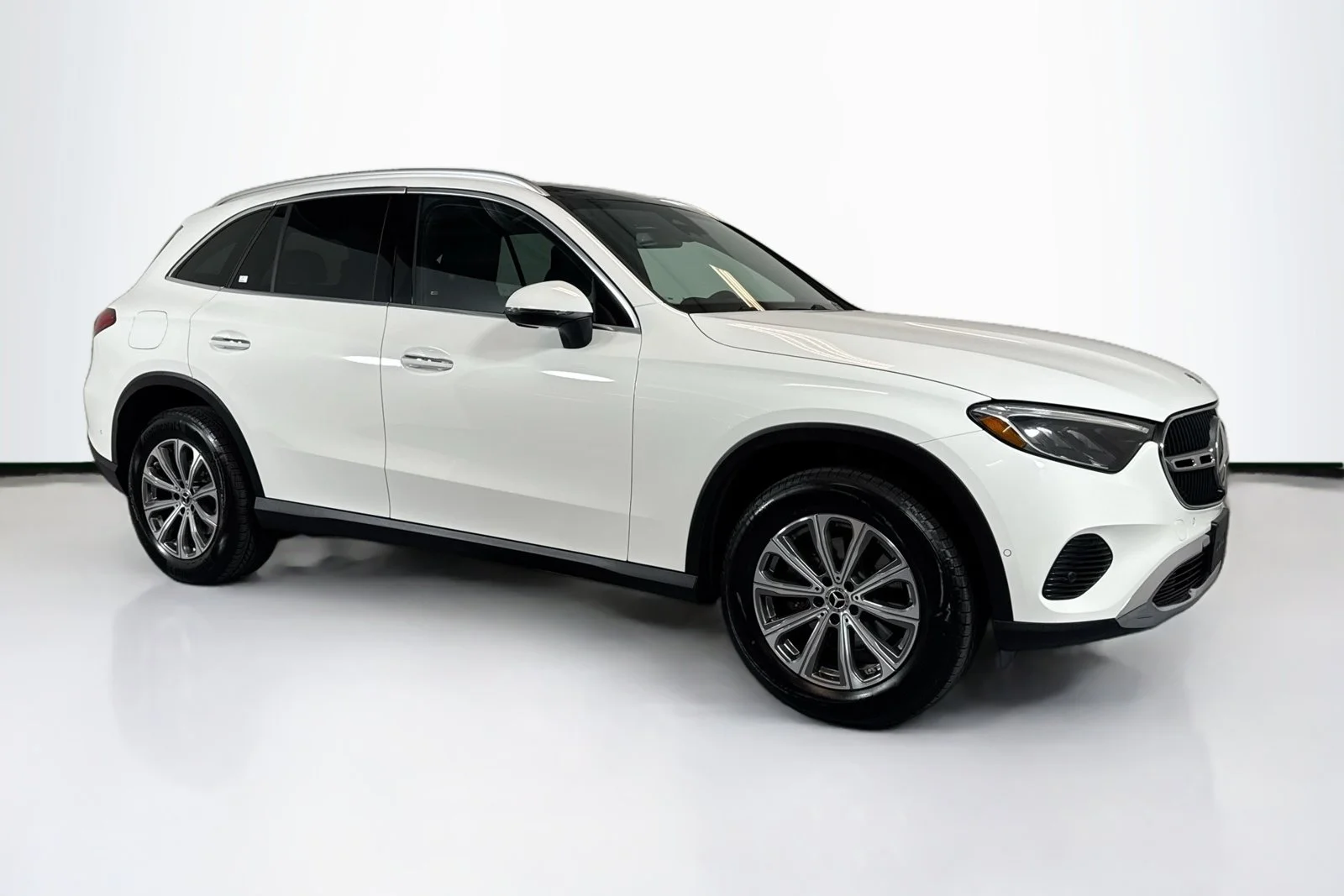Used 2026 Polar White Mercedes-Benz GLC 300 image 3