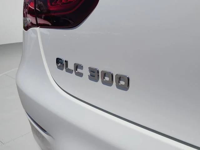 Used 2023 White Mercedes-Benz GLC 300 image 5