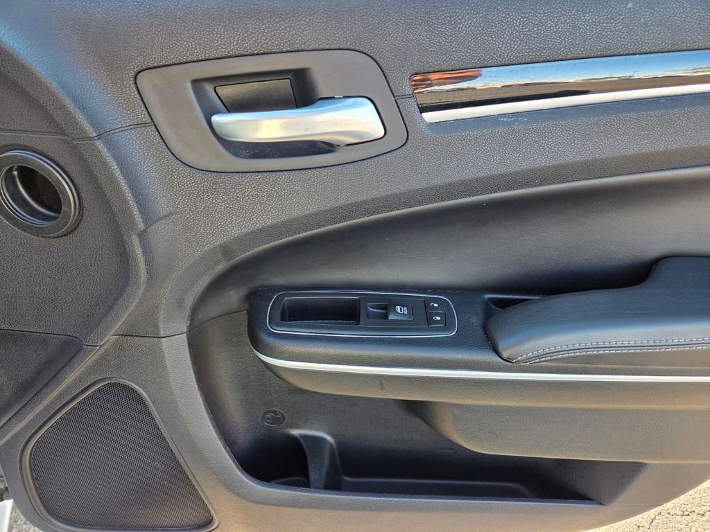Used 2023 White Chrysler S image 21