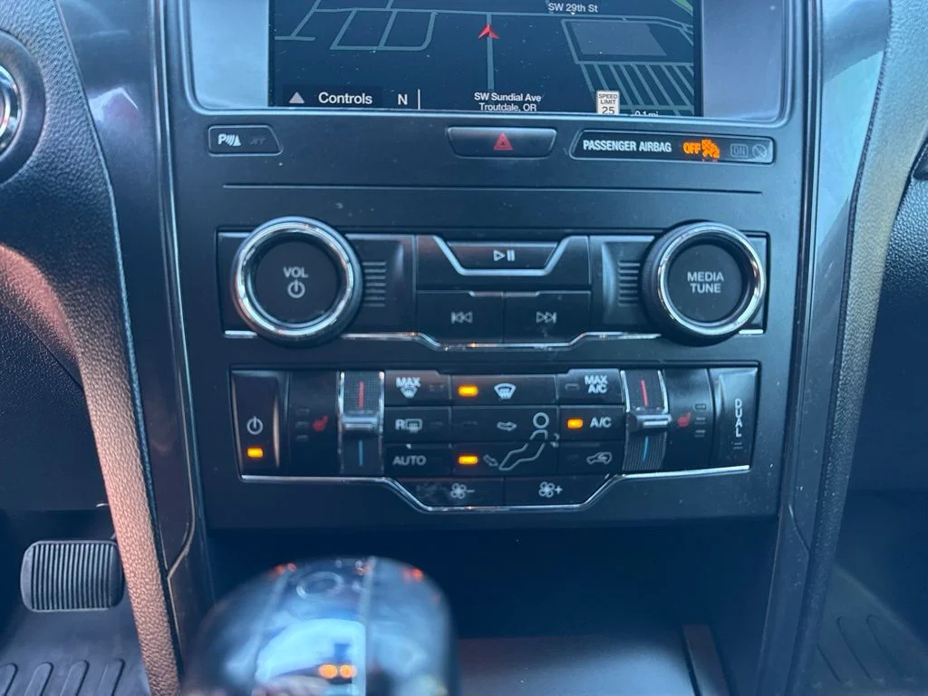 Used 2019 Ruby Red Metallic Ford XLT image 15